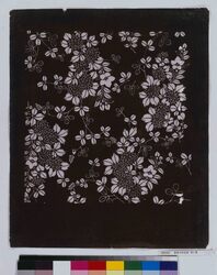 長板中形型紙 萩に菊 image