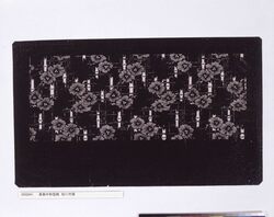 長板中形型紙 松に竹垣 image