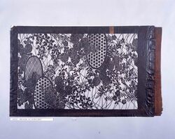 長板中形型紙 大判 秋の草花と垣根文 image
