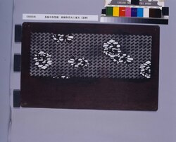 長板中形型紙 紗綾形花丸に雀文(追掛) image