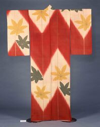 一越地染矢絣に楓模様絞り友禅袷 / Hitokoshi Crepe Someya Gasuri, Lined Kimono designed with Maple image