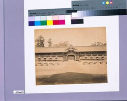 増上寺中門　左右廊（遠景） / Zojoji Temple Nakamon Gate : Portico on the Left and Right Side of the Temple (Distant View) image