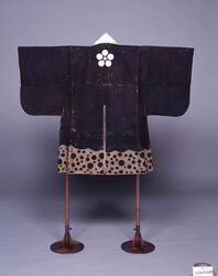濃藍革地水玉模様剣梅鉢紋付大名火消装束(羽織) / Dark Indigo Blue, Leather, Dotted Firefighters’ Costume with Turugiumebachi Crest (Overgarment) image