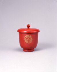 根来塗定紋付湯呑(高座用)(三遊亭圓朝所持) image