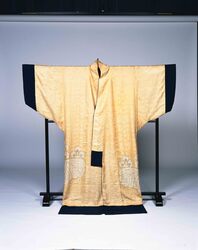 緞子地桔梗紋五三桐模様夜着 / Donsuji-lacquered Kikyomon Crest, Gosan Kiri Pattern Nightclothes image