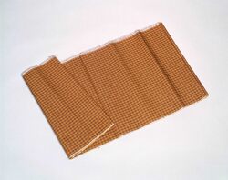 黄八丈反物 永鑑帳 平織・黄・樺 / Kihachijo Fabric: No. 9 in the Sample Book, Plain Weave in Yellow and Reddish-Brown image