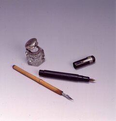 ペン / Pen image