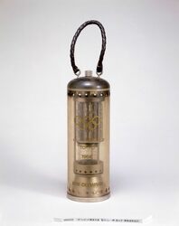 (オリンピック東京大会 聖火リレー用)聖火灯(揮発油安全灯) / (For the Torch Relay of the Tokyo Olympics), Torchlight (Safe Light with Gasoline) image