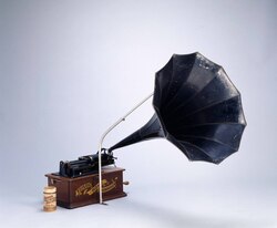 円筒式蓄音機　「ホームB型」 / Cylindrical Gramophone "Home B Type" image