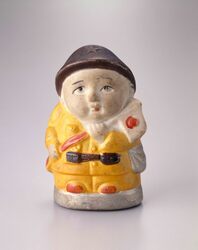 磁器製兵隊人形 男児(陸軍鉄兜に戦闘服) / Porcelain Soldier Doll, Boy (Army Steel Helmet and Combat Uniform) image