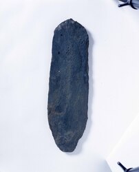 弥陀一尊種字板碑 / Stone Tablet with the Inscription of the Sanskrit Character, "hriiH," Symbolizing Amitabha image