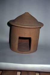 瓦灯 / Pottery Lantern image