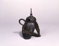 蝉燭台 / Cicada Candlestand image