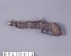 葵紋入短筒形飾矢立 / Decorative Pistol-shaped Yatate (Portable Writing Set) with Hollyhock Crest image