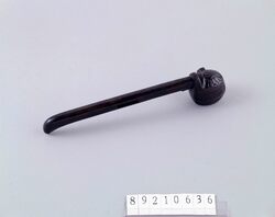 波に柏葉文矢立 / Yatate (Portable Writing Set) with Waves and Oak Leaf Design image