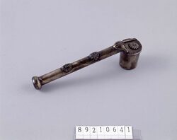 菊紋貼付町人矢立 / Chōnin Yatate (Portable Writing Set) with Chrysanthemum Crest Affixed image