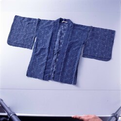 羽織(単衣) 紺レース地花模様 / Haori (Unlined), Floral Design on Navy Blue Lace image
