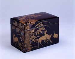 秋草兎鹿螺鈿蒔絵茶箱 / Tea Box with Autumn Grasses, Rabbit, and Deer Design in Inlaid Mother of Pearl and Makie image