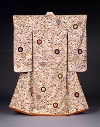 白綸子地葵唐草に源氏車模様縫染振袖 / Furisode Kimono of White Figured Satin with Hollyhock Arabesque and Ox Carriage Wheel Motifs image