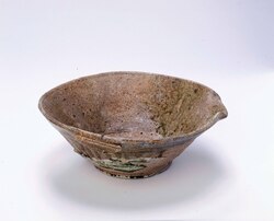 焼締陶器片口鉢 / High-fired Unglazed Ceramic Bowl with a Spout image