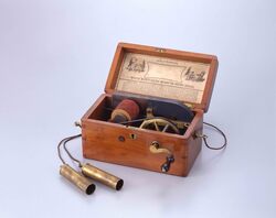 磁石式エレキテル / Magnetic Electrotherapy Device image