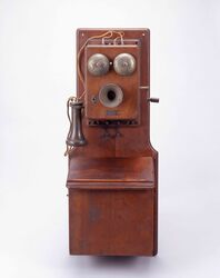 デルビル磁石式壁掛け電話機 / Delville Magnetic Wall Telephone image