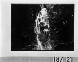 滝 / Waterfall image