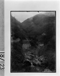 渓谷と木橋 / Ravine and Wooden Bridge image