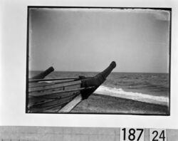 舟と海岸 / Boats and the Shore image