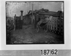 京北牧場(平安徳義会孤児院用搾乳場)入口とリヤカー / Hand Cart at the Entrance to the Keihoku Dairy Farm (Dairy for the Heian Tokugikai Orphanage) image