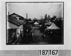 平会徳義会孤児院教室前の式典 / Ceremony in Front of the Classrooms at the Heian Tokugikai Orphanage image