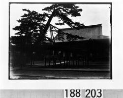 寺院の本堂 / Main Building at a Temple image