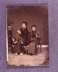 母子と下女 / Mother, Child and Maidservant image