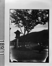 渡月橋と子守の少年 / Boy Looking After a Baby and Togetsukyo Bridge image