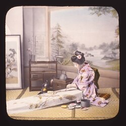 反物に絵付けをする女性 / Woman Painting on Fabric image