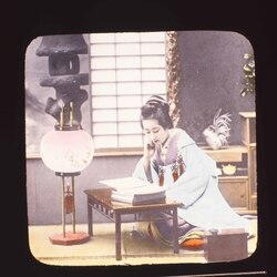 読書をする女性 / Woman Reading image