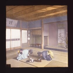 和室で挨拶をする女性たち / Women Greeting Each Other in a Japanese-style Room image