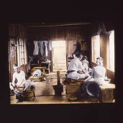 壺を作る職人たち / Potters at Work image