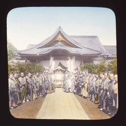 神社の前の人々 / People in Front of a Shrine image