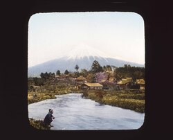富士山と釣りをする男性 / Man Fishing and Mt. Fuji image