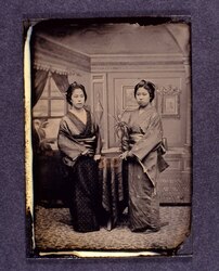 女性2人像 / Two Women image