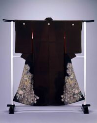 着物(単衣)紋付 振袖 / Kimono (Unlined Kimono) with Family Crest, Furisode image