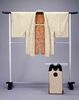 火事羽織/Samurai-Class Firefighter’s Clothing: Surcoat of White Wool with Chrysanthemum Motif and Appliqued Falcon Crest in Melon-Shaped Enclosure image