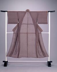 江戸小紋地着物他一括資料 着物(単衣)小豆麻地蝙蝠に霰模様 / Collection of Edo Komon Kimono and Other Materials, Kimono (Unlined) with Bat and Arare Pattern on Antique Rose Linen image