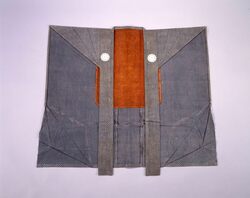 江戸小紋地着物他一括資料 裃(肩衣)鼠麻地菱文三割麻葉紋付 / Collection of Edo Komon Kimono and Other Materials, Kamishimo (Kataginu) with Diamond Pattern and Mitsuwari Asanoha Crest on Grey Linen image