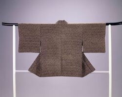 江戸小紋地着物他一括資料 羽織 黒絹地小花霰模様 / Collection of Edo Komon Kimono and Other Materials, Haori with Small Floral Arare Pattern on Black Silk image