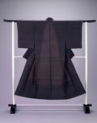 江戸小紋地着物他一括資料 着物(袷)黒絹地葡萄模様 / Collection of Edo Komon Kimono and Other Materials, Kimono (Lined) with Grape Pattern on Black Silk image