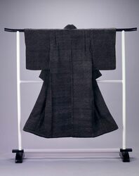 江戸小紋地着物他一括資料 着物(袷)黒麻地宝尽し模様 / Collection of Edo Komon Kimono and Other Materials, Kimono (Lined) with Treasure Collection Pattern on Black Linen image