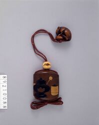 茶道具蒔絵印籠 付 鼠木彫根付 / Inro (Small Nested Caddy) with Tea Implements in Makie; Netsuke Toggle Mouse Carved of Wood image
