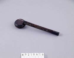 花唐草紋七宝矢立 / Cloisonné Yatate (Portable Writing Set) with Flower and Arabesque Design image